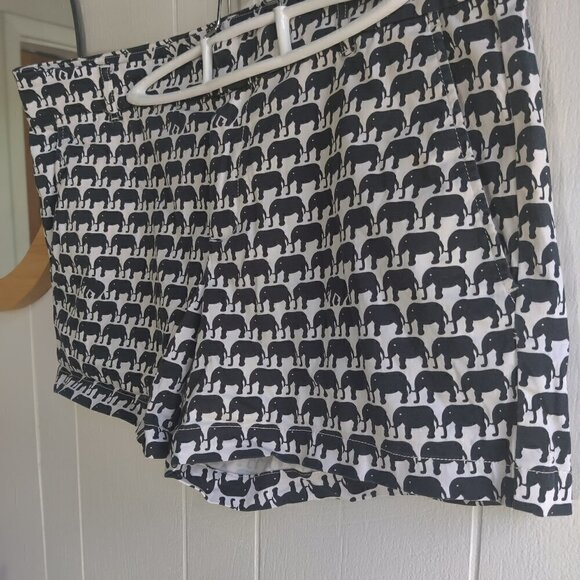 Shorts by Banana Republic 'Millie Collection' Black& White elephant print. Sz 12 - Picture 2 of 5